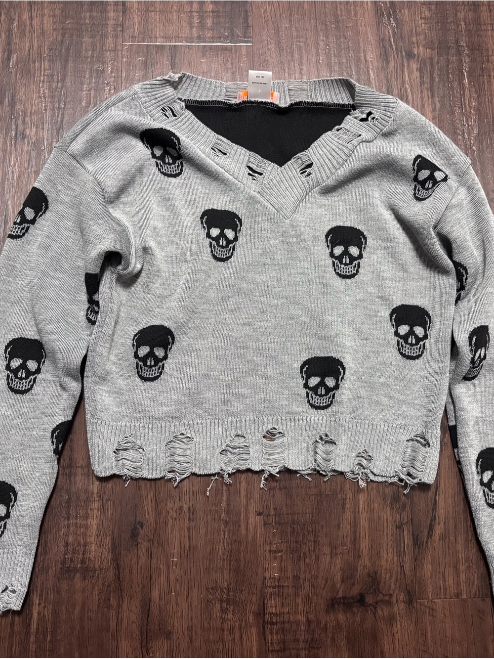 Tweenstyle by Stoopher Gray Distressed Skull V-Neck Sweater girls 10